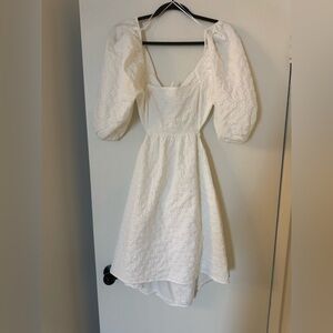 Moodie - White Puff-Sleeve Floral Eyelet Midi Dress